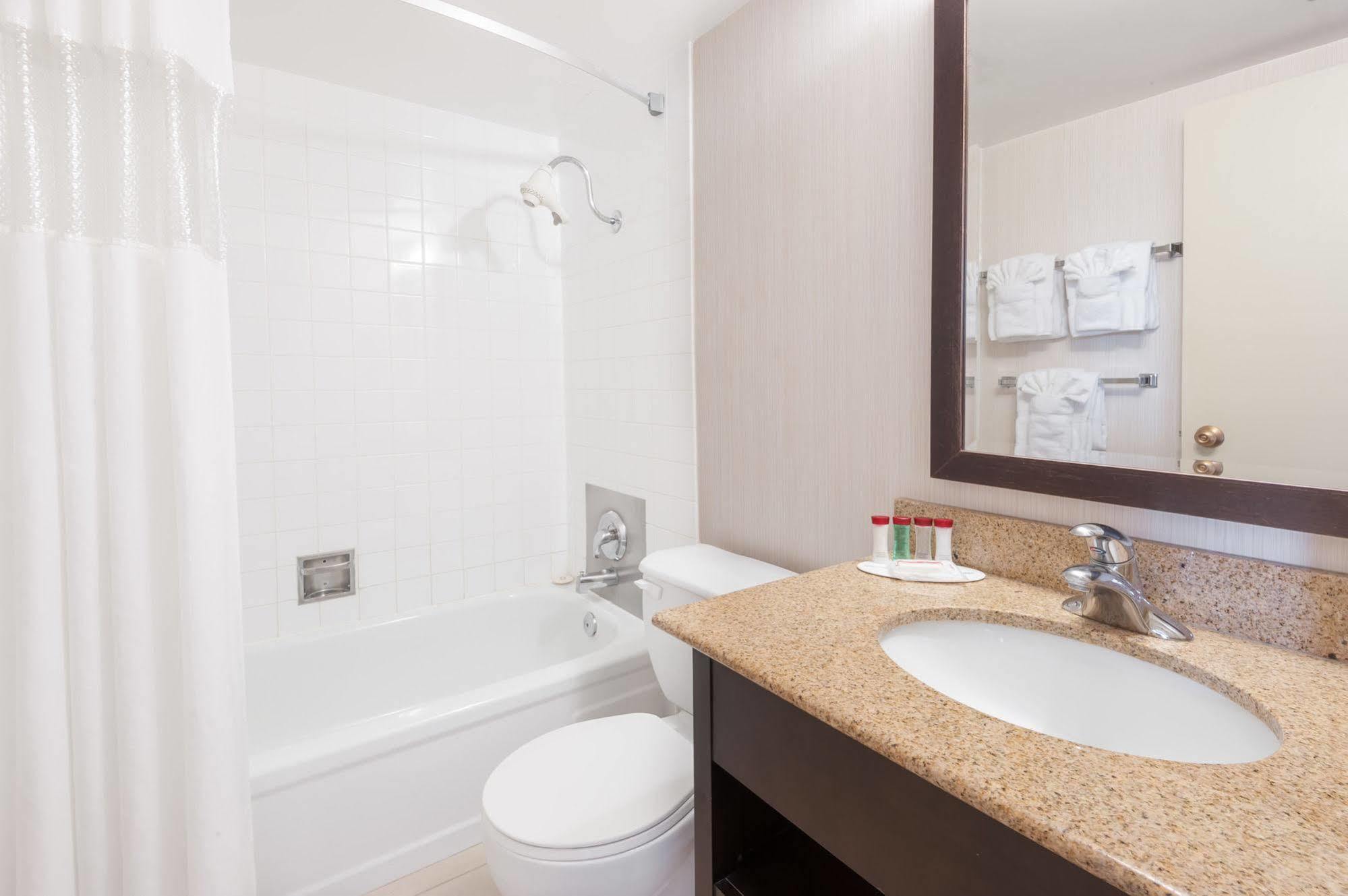 Hotel And Conference Centre 3*